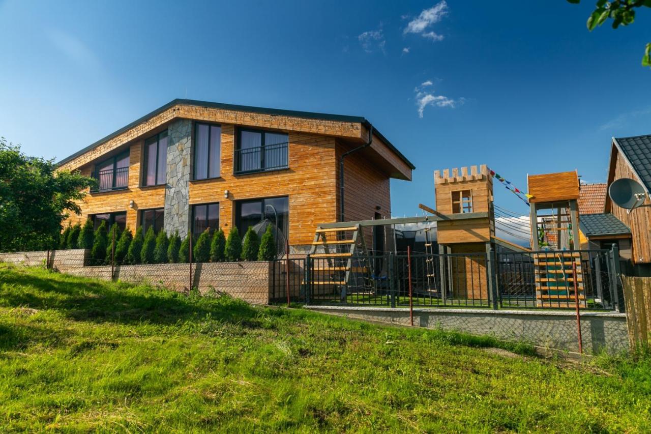 Apartments Pemikas II Liptovský Mikuláš Exteriör bild