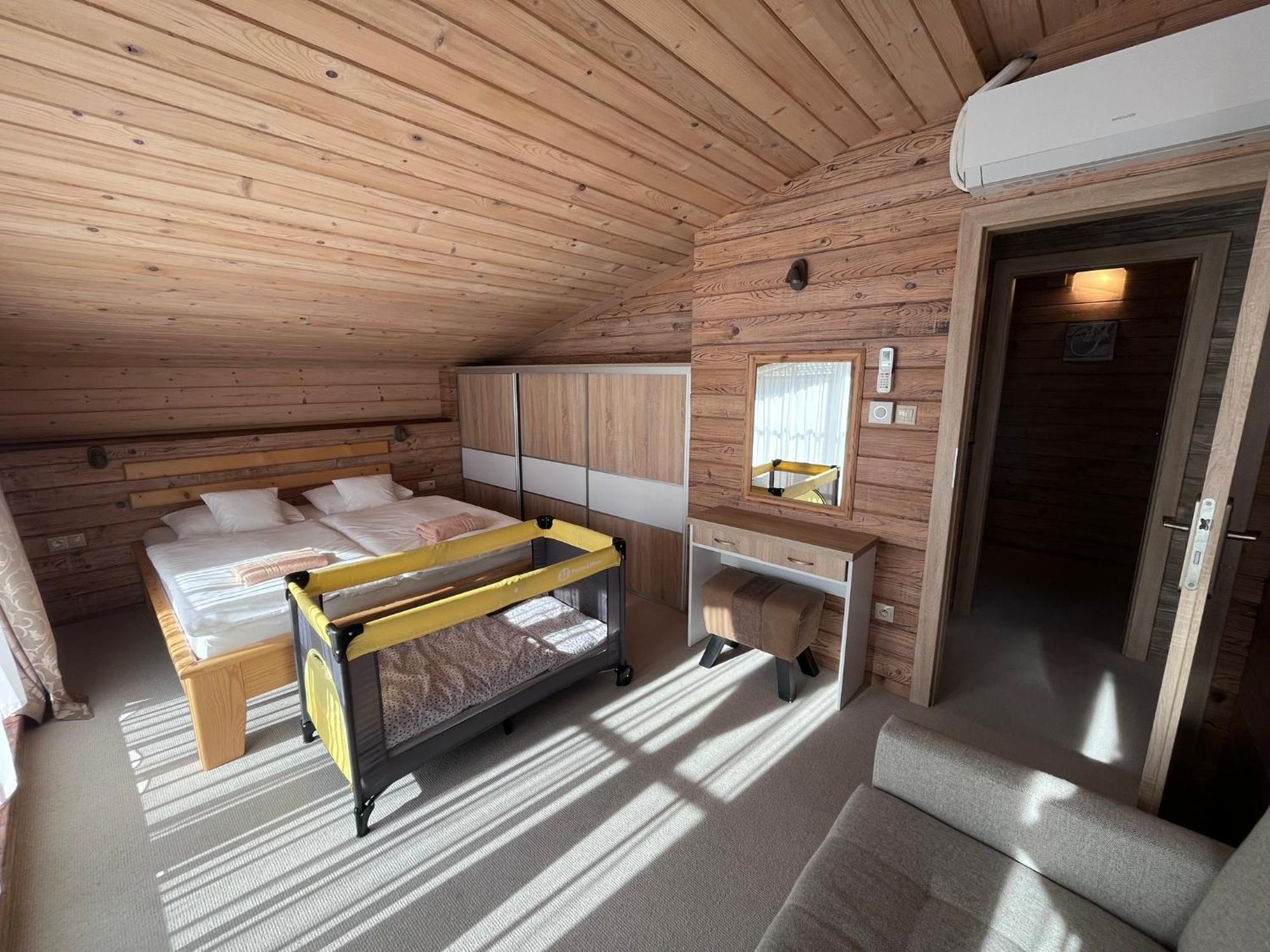Apartments Pemikas II Liptovský Mikuláš Exteriör bild